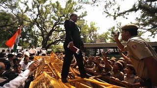 Protesting lawyers take to streets, march to India Gate