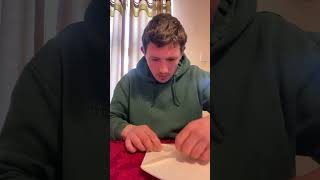 Información ASMR fast making paper airplane in 15 seconds Noticias