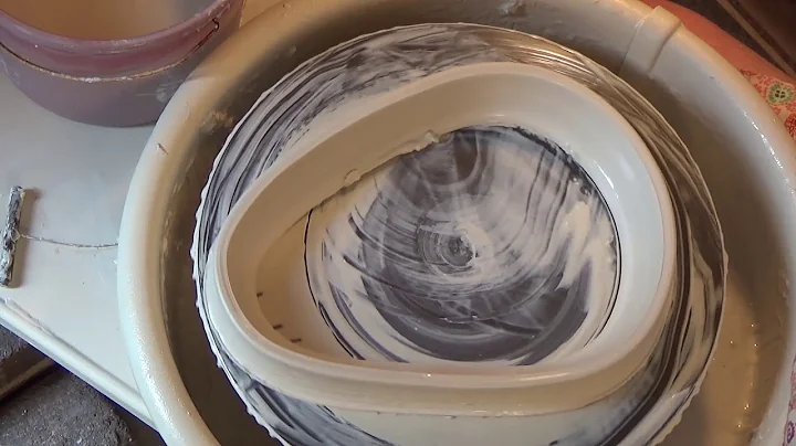 How to Make a Simple Ceramic Slump Mold on the Pot...