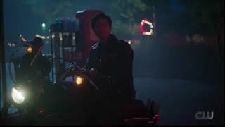 Riverdale 5X15 Josie Kiss Sweet Pea At Five Seasons Hotel