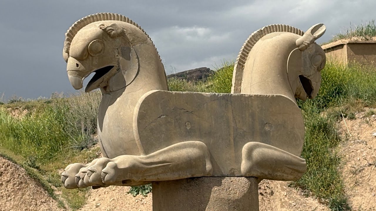 Shiraz, Persepolis, night life and we have iraní cuisine in our guide’s home