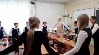 Pass the clap around the classroom: vocabulary game