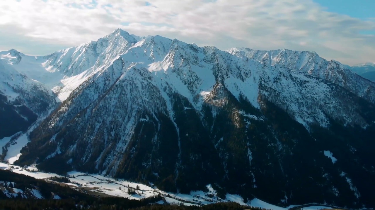 Skiing in Racines, March 2019
