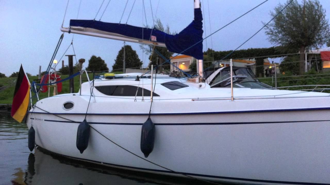 SY Aisha Deltania 27