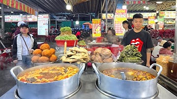 Lạ kỳ nước súp bún bò mỡ nổi dùng chung với nước lèo bún riêu, nhưng mà đông khách