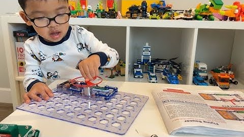 Snap Circuits Classic SC-300 Electronics Exploration Kit | Project Flying Saucer