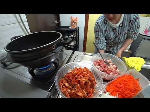 Video: Svinjska Kimchi Juha