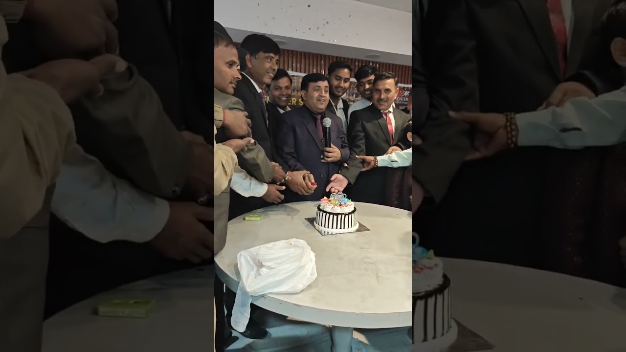 11 bi aniwersy manate huye ambah me raj mahal hotel  mp