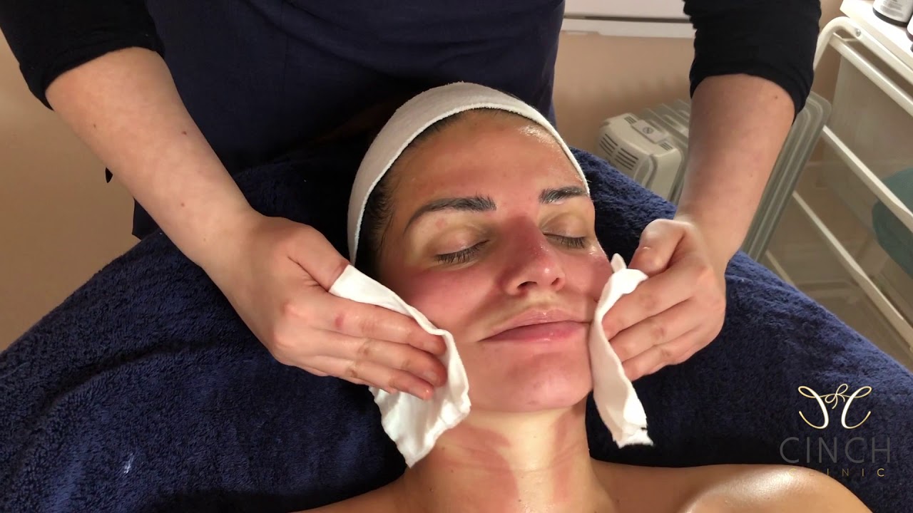 Jordan Humphries tries the new Epionce Lite Refresh Peel at Cinch Clinic