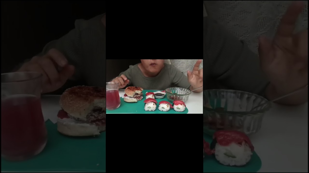 Мукбанг роллы, бургер 