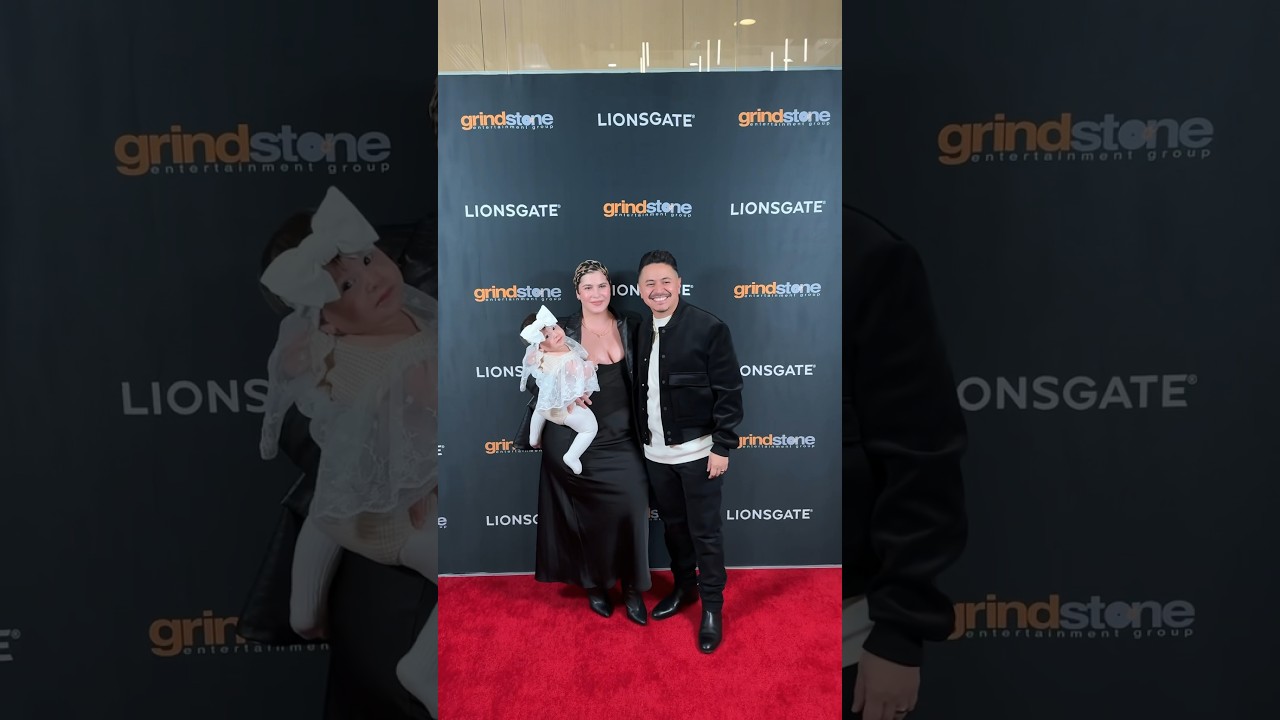 Мой первый фильм вышел!!!! «Как гринго украл Рождество!» Слушаю везде! Даже на YouTube