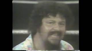 Lou Albano Says Dusty Rhodes Has A Fat Belly And A Lisp
