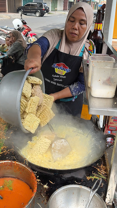 The Best Indomie Noodle in Medan Indonesia - Sedap Instant Mi Goreng