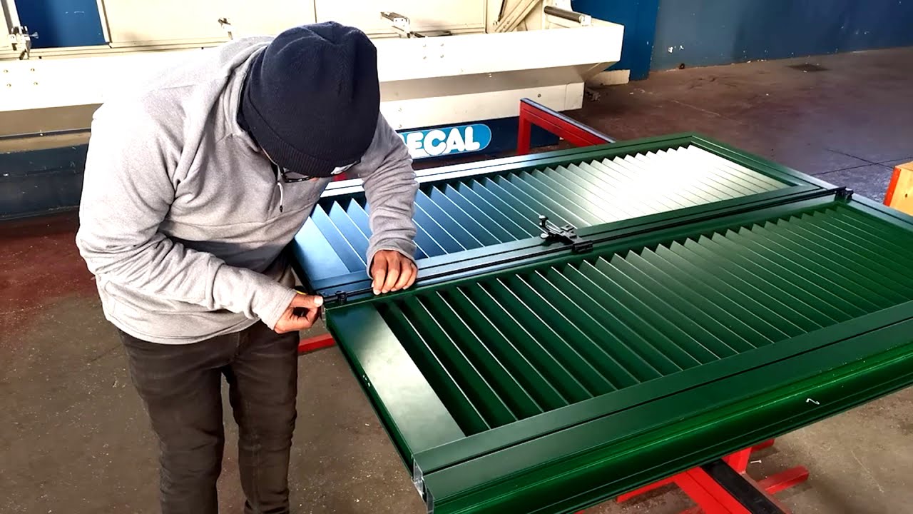 Produzione di una persiana in alluminio