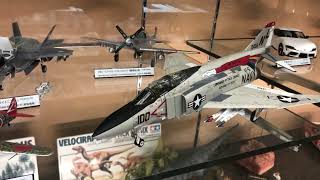 TAMIYA(タミヤ)、ショールームの戦艦と戦闘機(Battleship&Fighter)