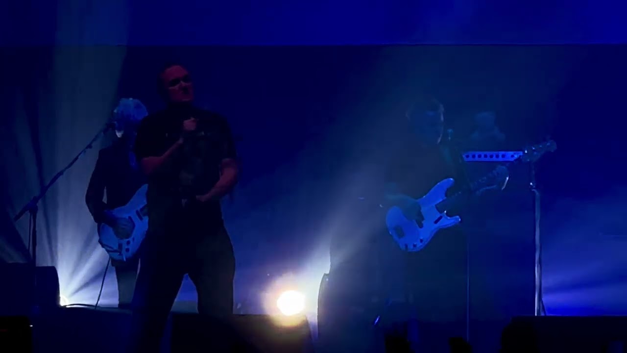 MORRISSEY - There Is A Light that Never Goes Out 🤍 2026