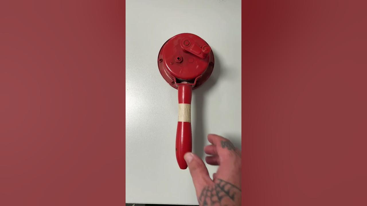 Hand cranked alarm/ air raid/ police siren #siren