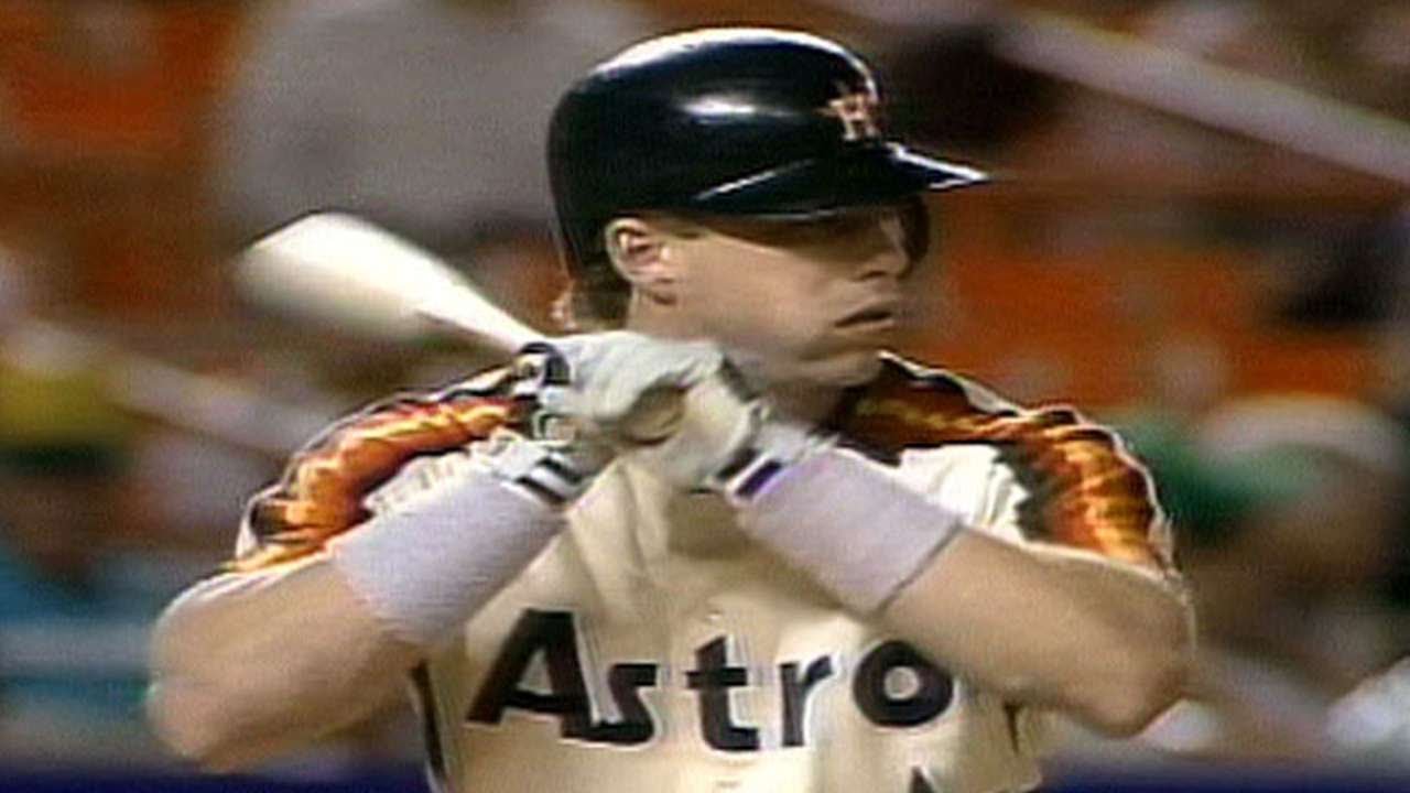 HOU@NYM: Bagwell launches a three-run shot off Cone