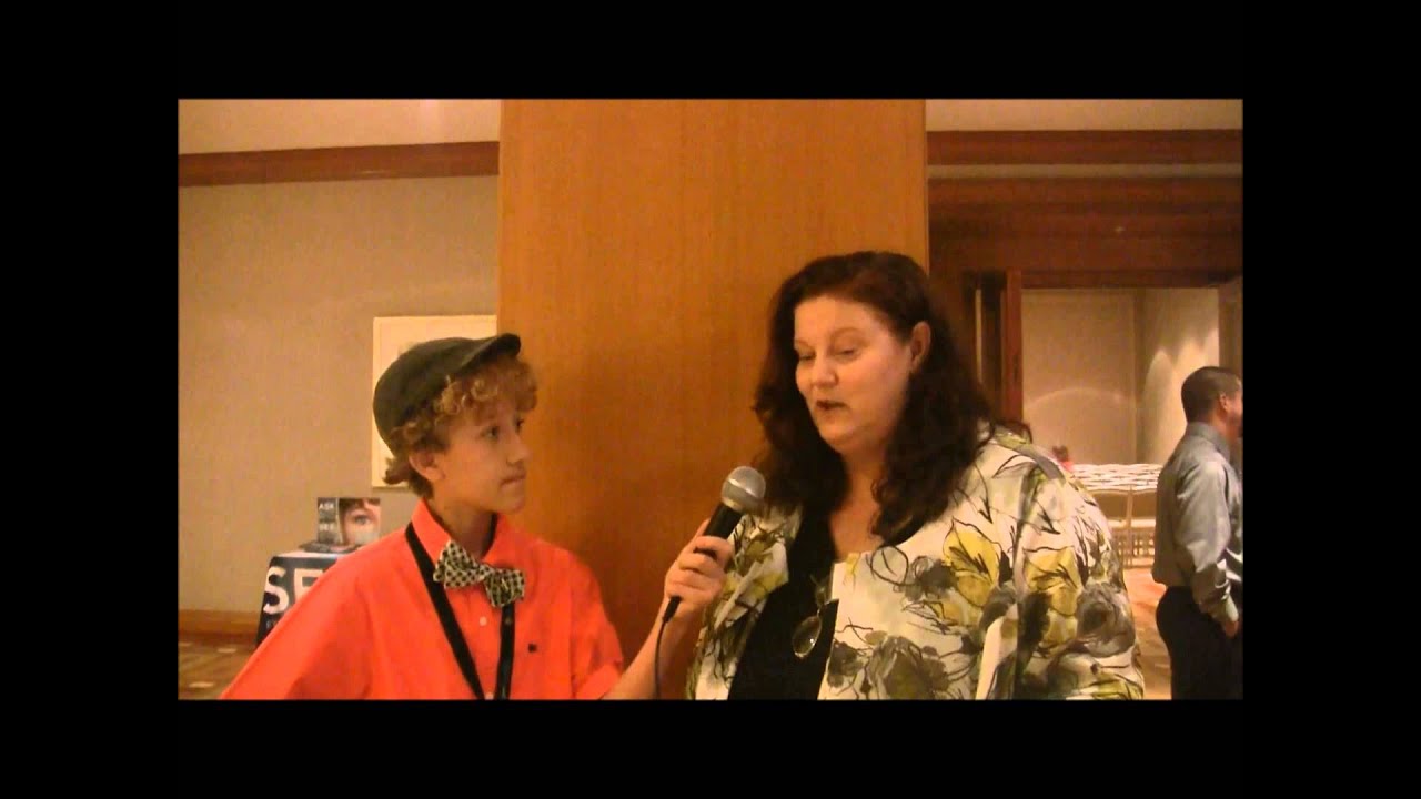 NICKOLASWOLF,DAWNREESESHOW,TAMPAFLORIDA,2013