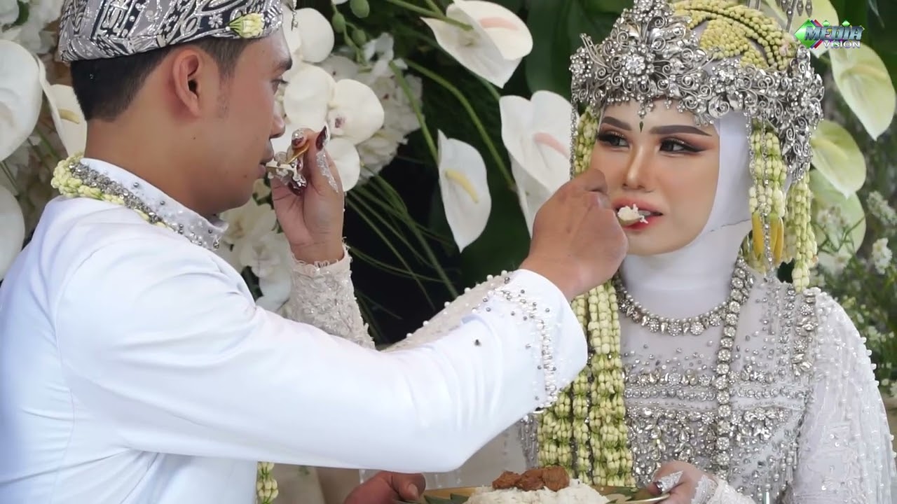 Temu Manten Dini & Saputra Sanggar Rias Nurul Anam Makeup