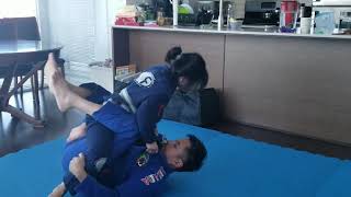 7yr old girl sparring jiujitsu with her Dad