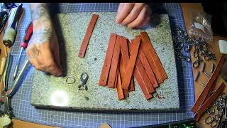 Petits porte clefs en cuir VERITABLE