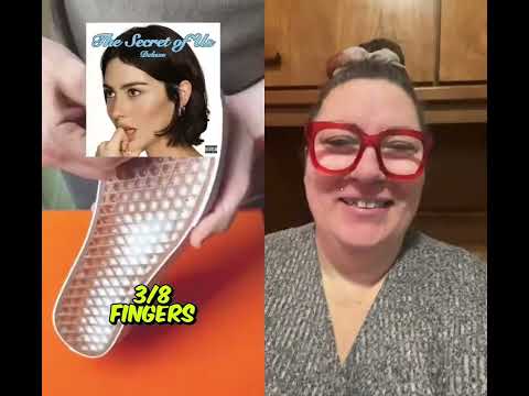 ضع إصبعك لأسفل شورت ثنائي تحدي