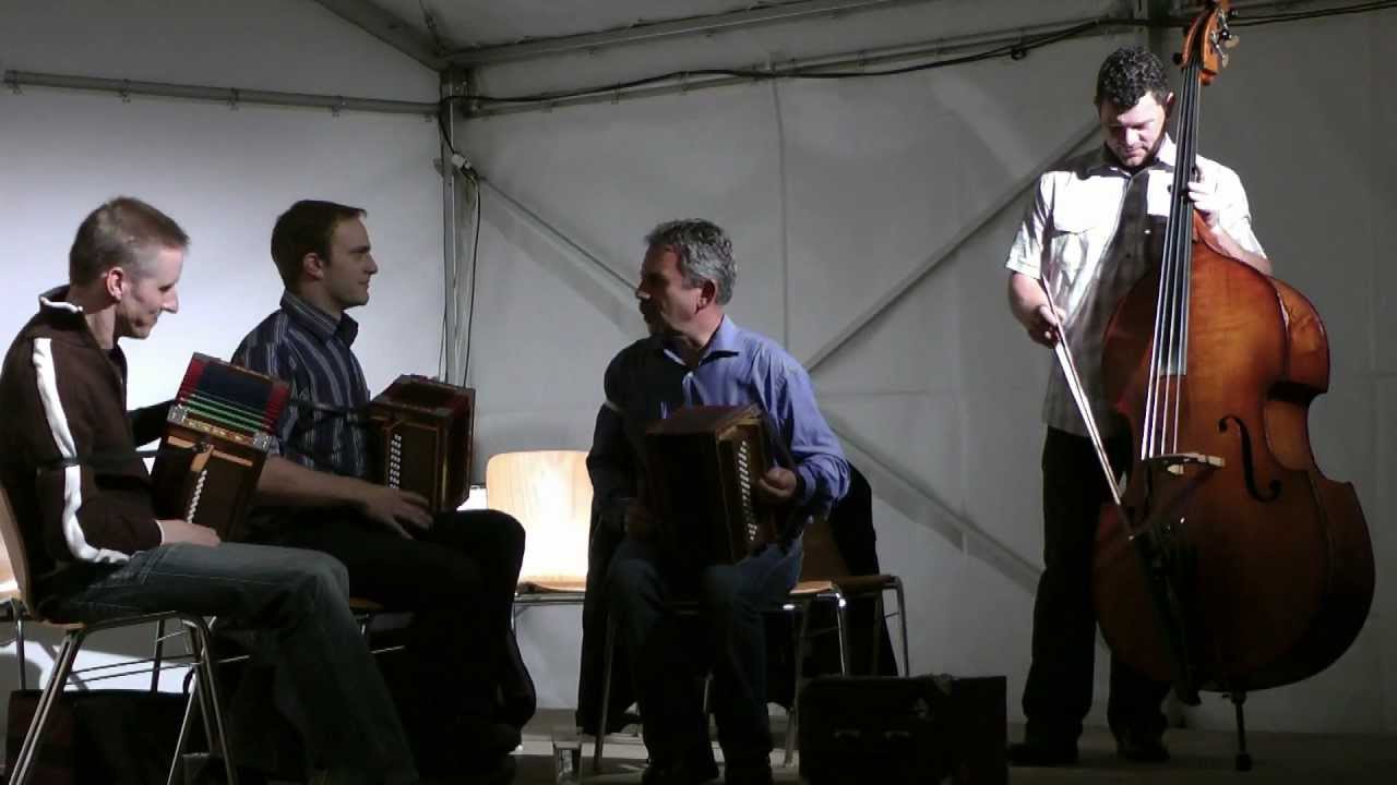 Schwyzerörgeli -- Res Schmid, Simon Lüthi jun., Reto Grab: Prisi-Stimmig