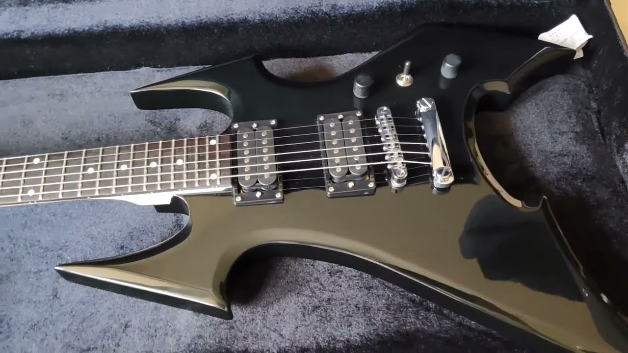 TEST : guitare Harley Benton HWY-20 BKS progressive serie 