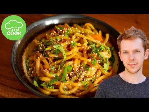 Video: Wie Man Udon-Nudeln Kocht