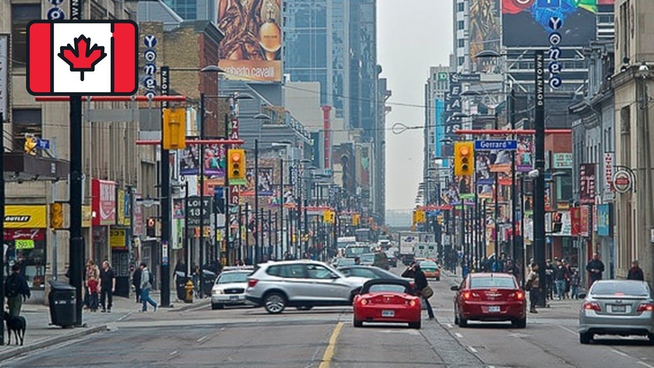 ¿Es "YOUNGE STREET" la calle más larga del mundo en CANADÁ?