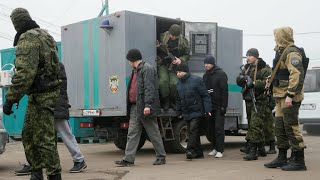 L'Ukraine et les séparatistes pro-russes de Donetsk échangent leurs prisonniers