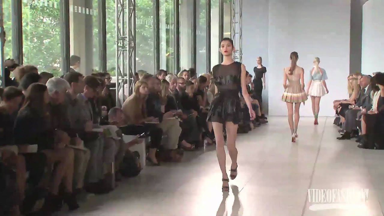 Jonathan Saunders S/S 2011 - Videofashion