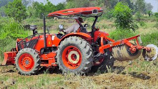 WOW! Most new Tractors Kubota M7040 use fast plowing techniques in the farm.