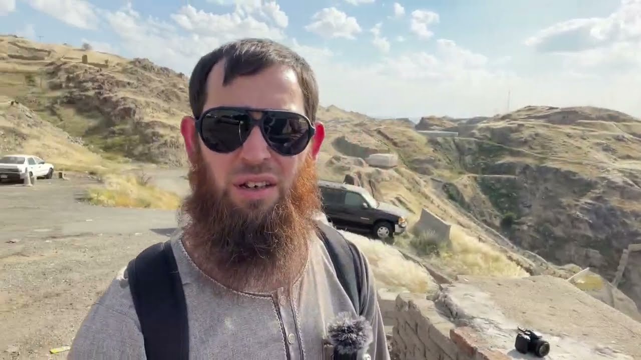 Нет мухаммеда нет мекки кока. Зеркальная надпись кока кола. Нет мухаммеда нет мекки кока. Примеры рекламы wi fi метро. Кока-кола нет мухаммада нет мекки.