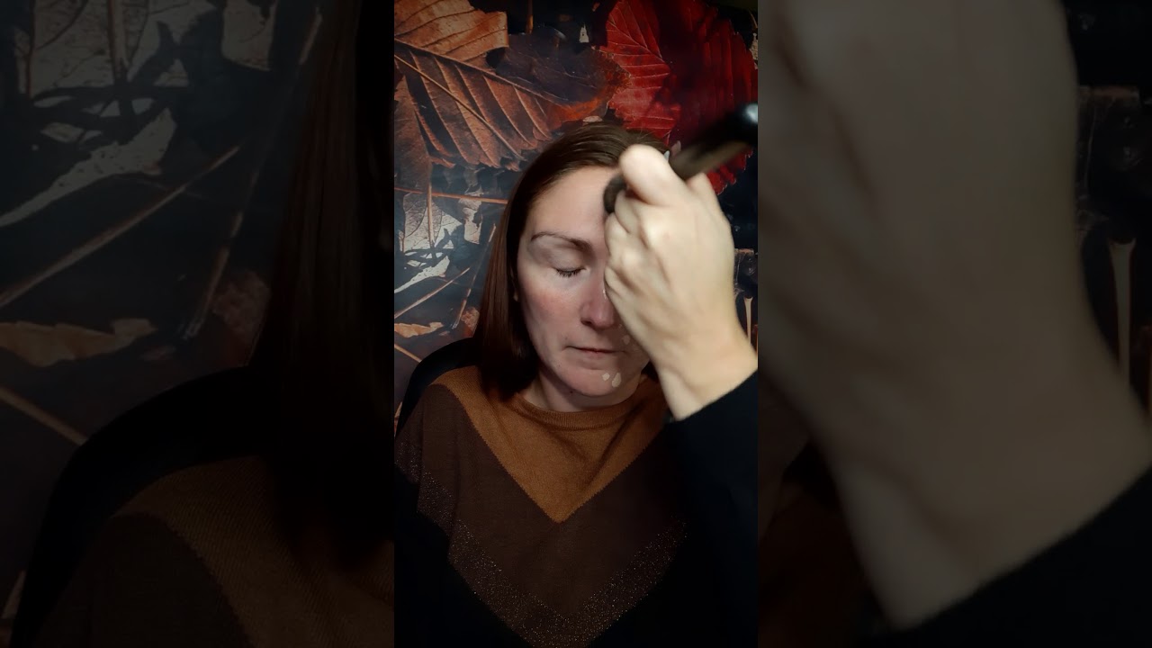 demi visage avec le sublumiere onikha fond de teint liquide