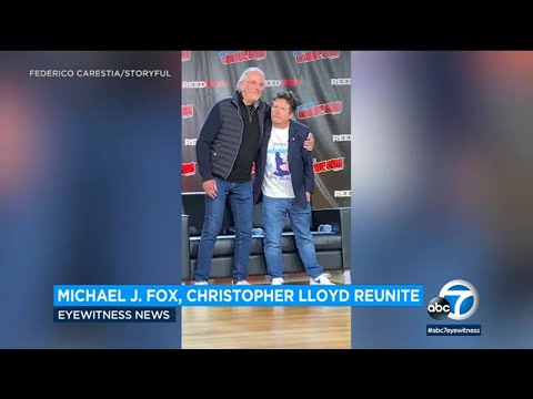 Michael-J.-Fox-and-Christopher-Lloyd-reunite-at-Comic-Con-in-NYC