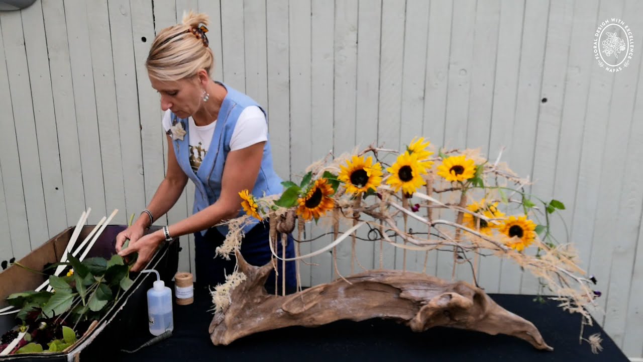 Paula Routledge An Autumn Design with Paula Routledge - YouTube