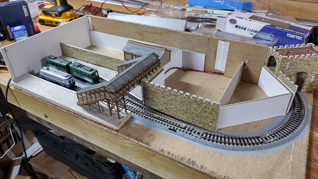 Пытаетесь построить выставочный макет железной дороги за две недели?!