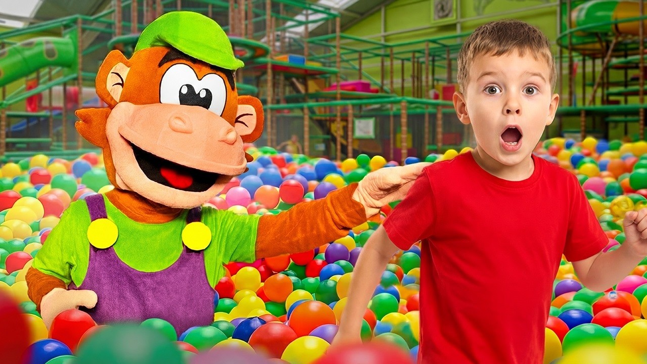 MEGA TIKKERTJE IN MONKEY TOWN! | Monkey Kidz TV