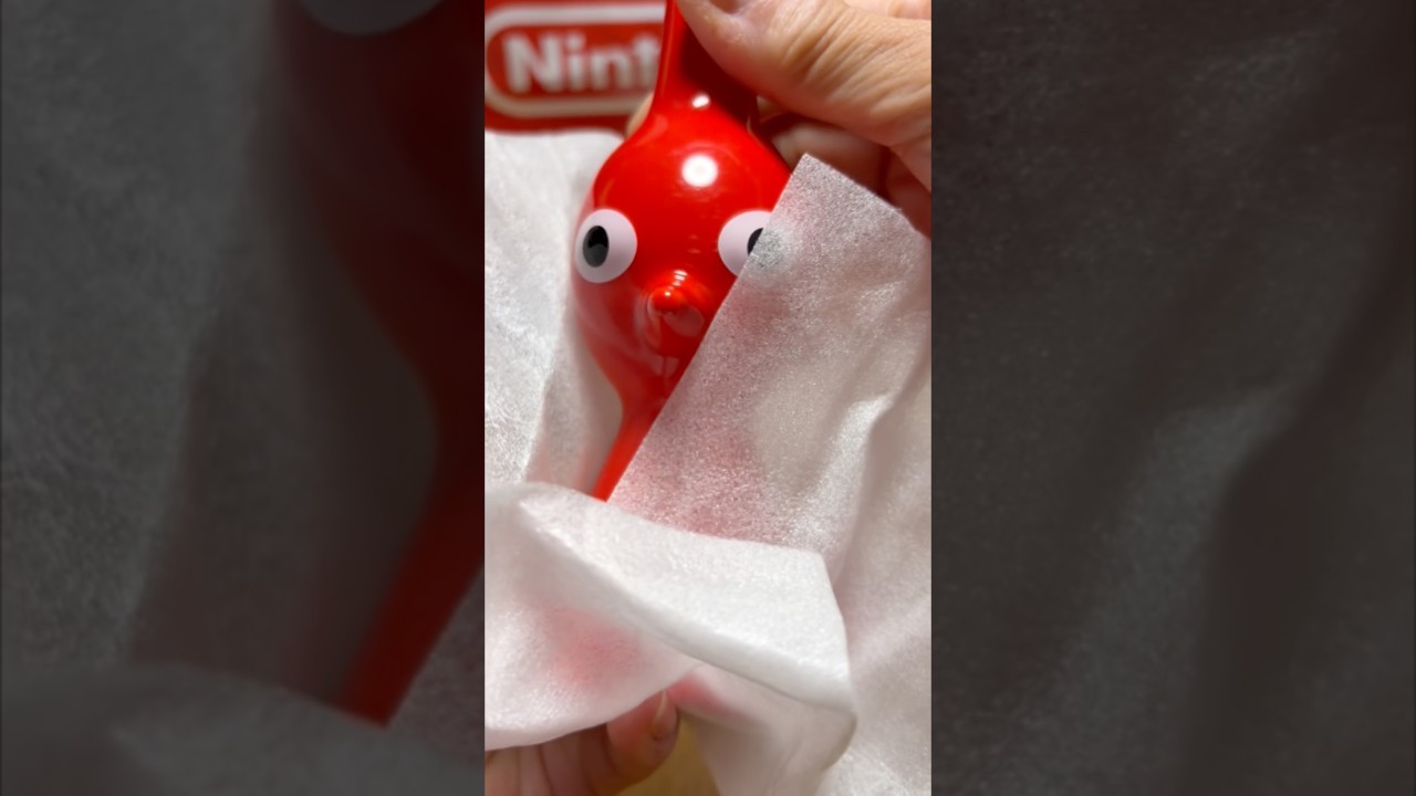 ピクミンの一輪挿しを開封🌱 3匹を飾る場所まで歩かせてみた♪ - YouTube