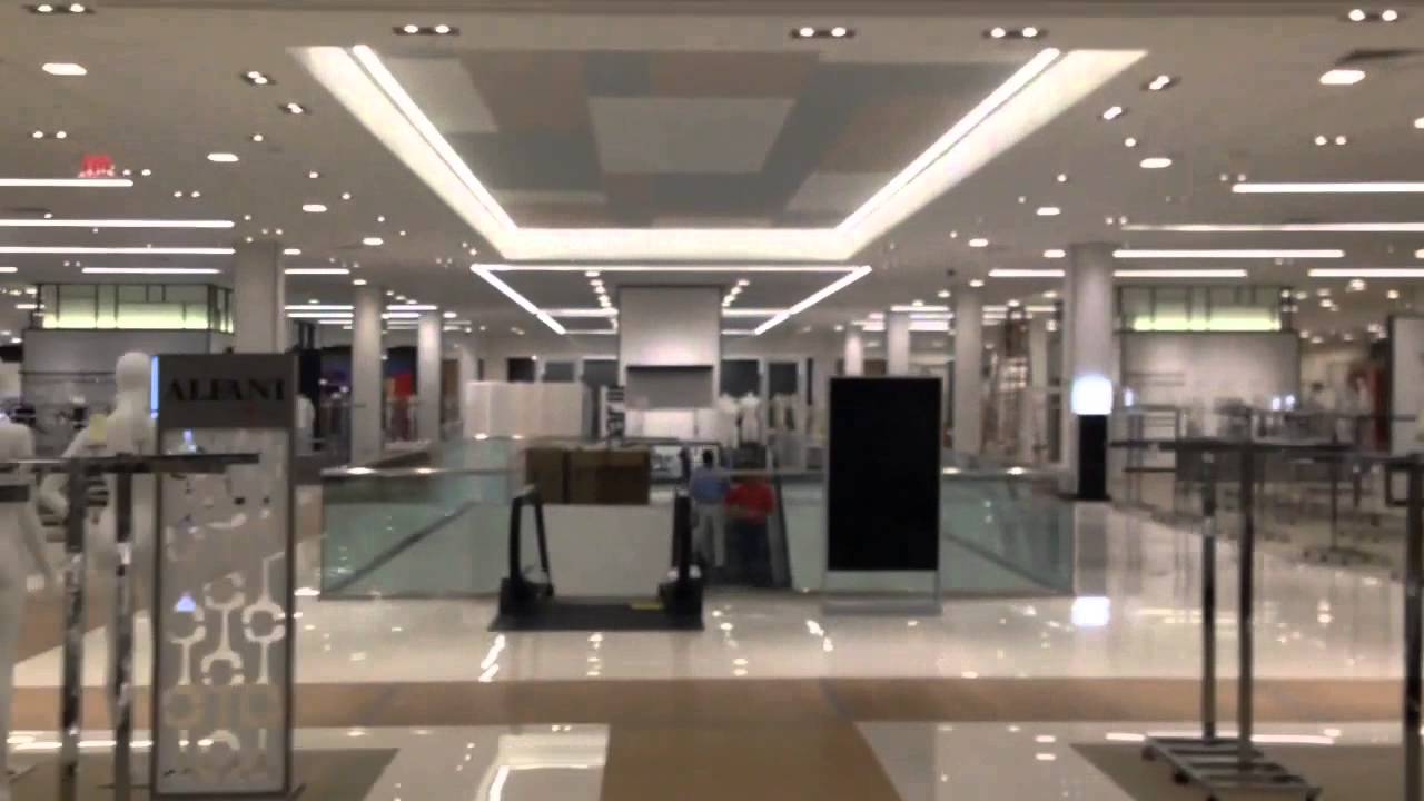 Macy&#39;s Sneak Preview Mall At University Town Center in Sarasota - YouTube