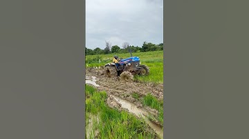 Powertrac 4wd tractor working in mud #shorts #trending #tractor