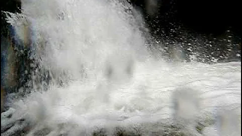 BWCAW, Johnson Falls climbing May 2010.avi