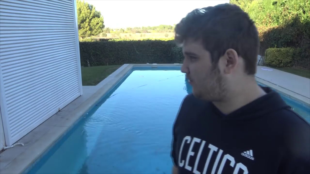 Noni Gamer se tira desde 15+ metros a la piscina!!! - YouTube