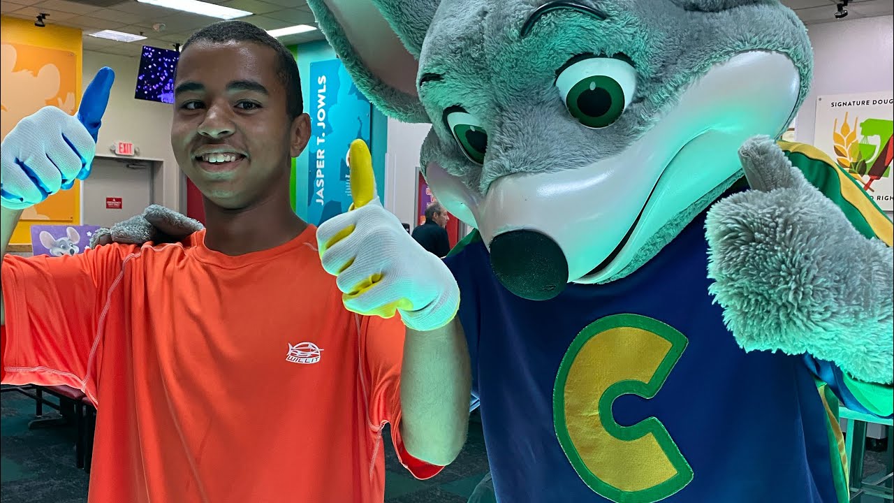 A quick look around Chuck E Cheese Cherry Hill NJ & The Beach Party Bash 2025 #chuckecheese