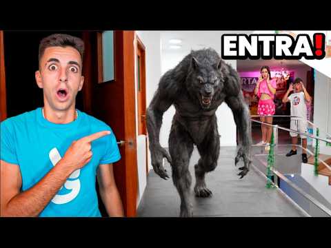 THE WEREWOLF SNEAKS INTO OUR HOUSE WHILE WE PLAY! *we were so scared* Roblox