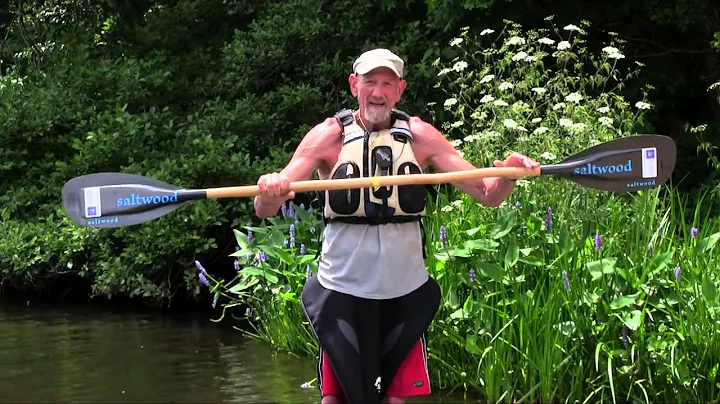 How to Hold a Kayak Paddle