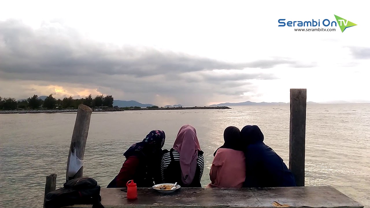 Berakhir Pekan Di Pantai Alue Naga Lukisan Alam Pinggiran Banda Aceh