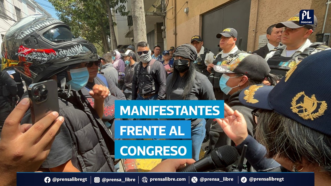 Manifestantes se concentran cerca del Congreso durante elección de magistrados a la CC